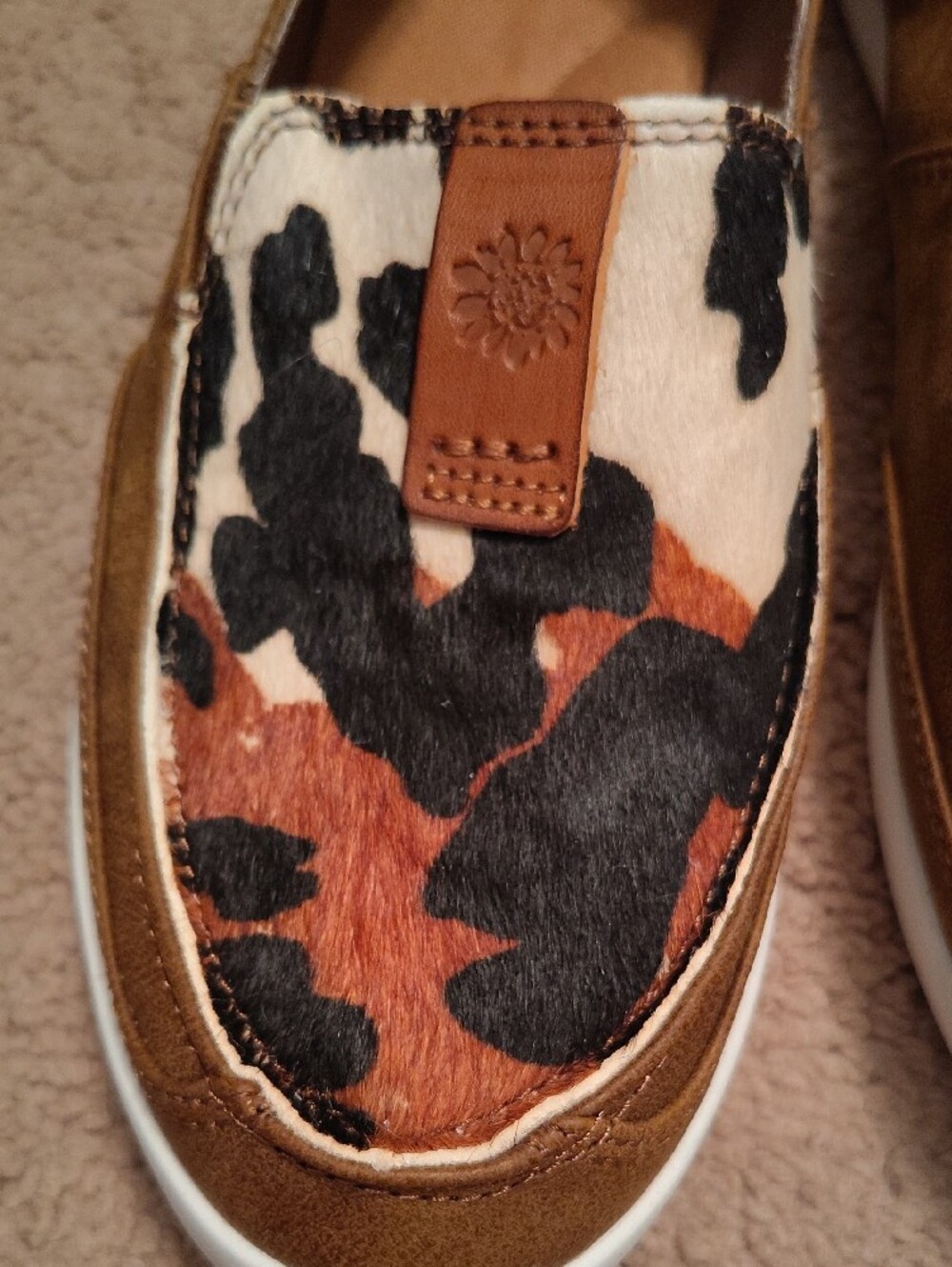 Yellow Box -Cowhide Pattern - Picture 6 of 8